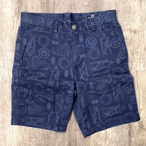 Vineyard Vines flat front shorts. Mens 30” waist.